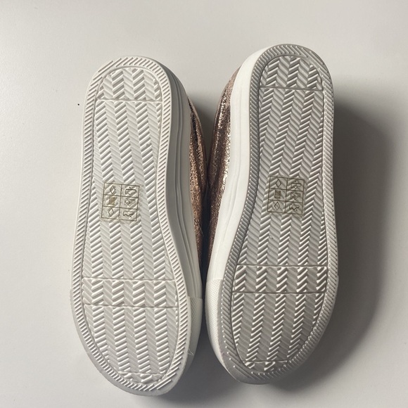 J Crew girls Gold Glitter slip ons size 1 - Picture 3 of 3